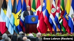 Presidente panameño, José Raúl Mulino, pronuncia su discurso en la  apertura de la Asamblea General de la OEA en Panamá. Foto: REUTERS/Enea Lebrun