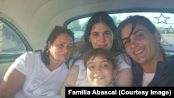 La Dama de Blanco Sissi Abascal, sale de prisión cumplía una condena de seis años de prisión por participar en las protestas del 11 de julio de 2021