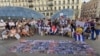 Exiliados cubanos en Madrid se reunieron en la Puerta del Sol este sábado para recordar el 11J y exigir la libertad de los presos políticos.