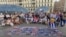 Exiliados cubanos en Madrid se reunieron en la Puerta del Sol este sábado para recordar el 11J y exigir la libertad de los presos políticos.