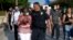 El jefe de la Policía de Houston, Art Acevedo, marcha durante una demostración denominada Justicia para George Floyd, en Houston, Texas, el 30 de mayo.