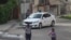 Una patrulla de policía vigila la sede de las Damas de Blanco, en Lawton, La Habana, este 8 de septiembre de 2026.