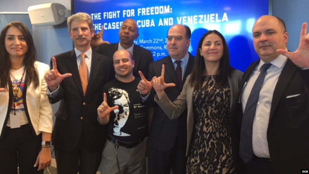 Conversatorio en la universidad George Washington con premiso Sájarov de Cuba y Venezuela. 