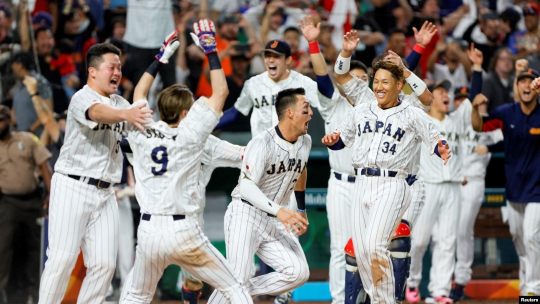 Japón celebra la victoria ante México en el LoanDepot Park. Sam Navarro-USA TODAY Sports/ Via Reuters. 