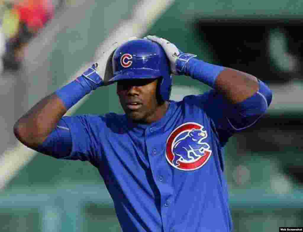Jorge Soler nació en La Habana, Cuba, el 25 de febrero de 1992. Debutó en las Grandes Ligas el 27 de agosto de 2014 con los Cachorros de Chicago. Había abandonado la isla en 2011 con la intención de jugar en las Mayores. En la temporada regular 2016, Soler&nbsp; bateó para .238 (54 indiscutibles en 227 turnos), con 31 carreras impulsadas, 37 anotadas y 12 jonrones. Además, bateó 9 dobles y se ponchó 66 veces. &nbsp;