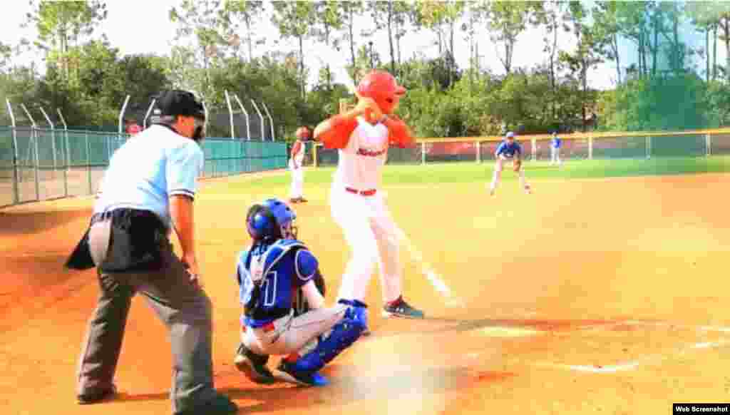 &quot;Los Habaneros&quot; demostraron que saben batear. Derrotaron 16x0 a Category 6 Baseball; 14x2 al equipo Acabeis Panamá y; 8x2 a los JCS Rangers. Imagen tomada de un vídeo del periódico Orlando Sentinel.