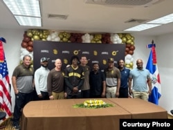 Joniel Hernández es uno de los jóvenes cubanos que han firmado contratos para iniciar su carrera profesional en el béisbol.