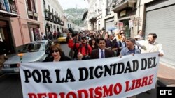 PERIODISTAS ECUATORIANOS SE MANIFIESTAN PARA REIVINDICAR LA PROFESIÓN