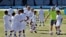 Niños cubanos participan en una clínica de fútbol impartida por entrenadores de la Fundación Real Madrid, en La Habana (Cuba).