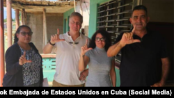 María Cristina Garrido se reunió con funcionarios de la embajada de EEUU en Cuba, incluido el jefe de Misión Adjunto, Roy Perrin.