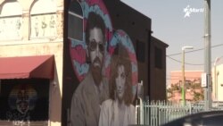 Info Martí | Un mural con los rostros de los Estefan decora la Calle Ocho, de Miami