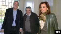 El canciller porteño, Héctor Timerman invocó en su queja formal la amistad que existía entre Mujica y los Kirchner, 