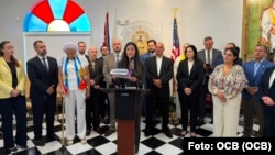 Rosa María Payá, coordinadora del Acuerdo de Liberación, durante la conferencia en Miami