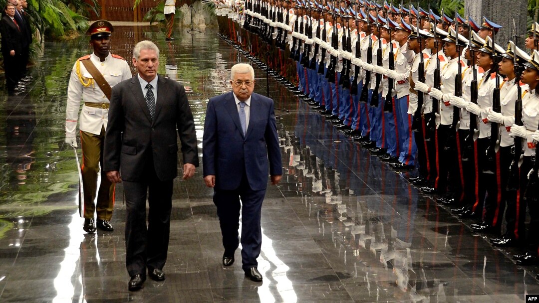 Mahmoud Abbas y Díaz -Canel en el Palacio de la Revolución. 