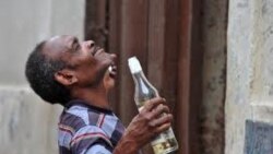 Info Martí | El alcoholismo en la juventud cubana 