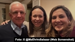 María Elvira Salazar compartió una foto junto a María Corina Machado y el también representante cubanoamericano Carlos Giménez