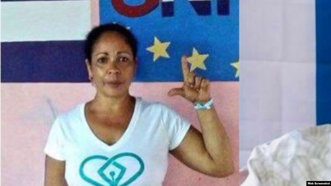 La Dama de blanco, Aymara Nieto Muñoz.