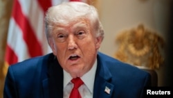 El presidente de los Estados Unidos, Donald Trump, participa en una reunión de gabinete en la Casa Blanca.