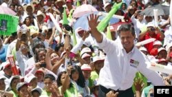 La mayor parte de las encuestas dan como ganador al candidato del PRI, Enrique Peña Nieto.