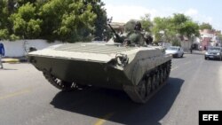 AVIONES DE COMBATE HUTÍES BOMBARDEAN EL PALACIO PRESIDENCIAL DE ADÉN