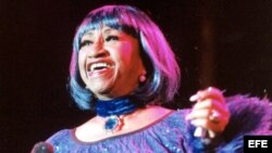 La cantante cubana Celia Cruz durante un concierto. (EFE/Foto de Archivo)