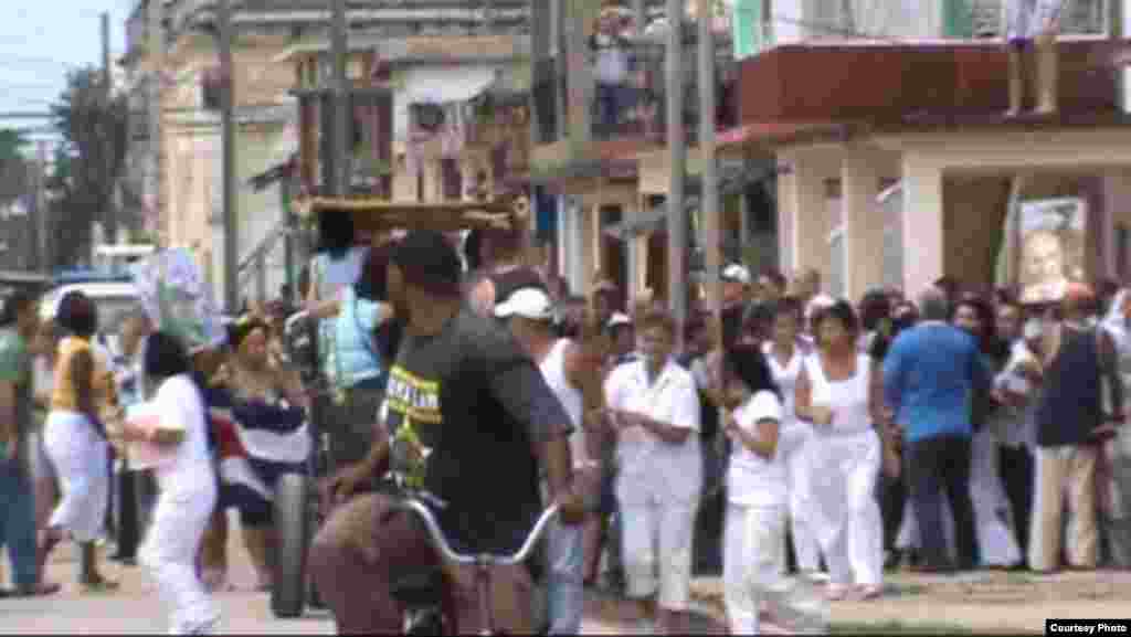 Damas de Blanco en Colón. Foto: @ivanlibre