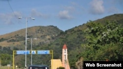 Trama de la carretera sur que une Trinidad con Cienfuegos