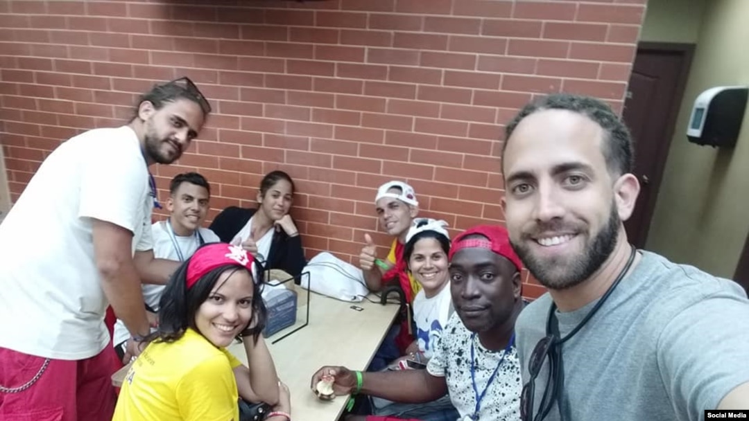 Jóvenes católicos cubanos llegan a Panamá para Jornada Mundial de la Juventud. 