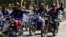 Miembros de los "colectivos chavistas".