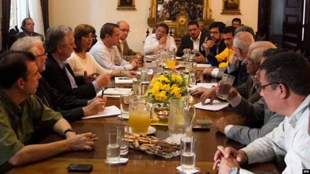 Reunión de oposición con cancilleres de Unasur y el nuncio.