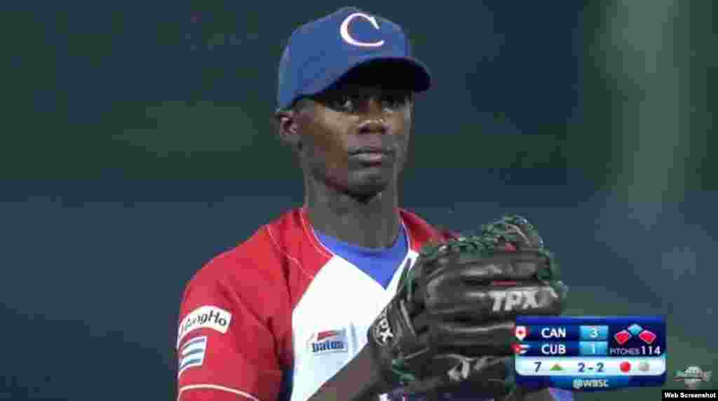 Liván Moinelo abandonó el juego en el séptimo inning; hizo más de 100 lanzamientos. Dominó bastante bien a los canadienses desde que se hizo cargo de la lomita en el primer inning, pero ya en la sexta y séptima entradas dio señales de cansancio.
