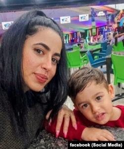 Yadina y su hijo Dylan, nacido en Venezuela