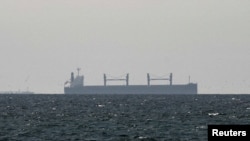 Un buque de carga en el Golfo, cerca del estrecho de Ormuz.