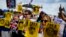 Cubanos en Miami se manifiestan en noviembre de 2021 por la liberación de los presos políticos del régimen comunista.