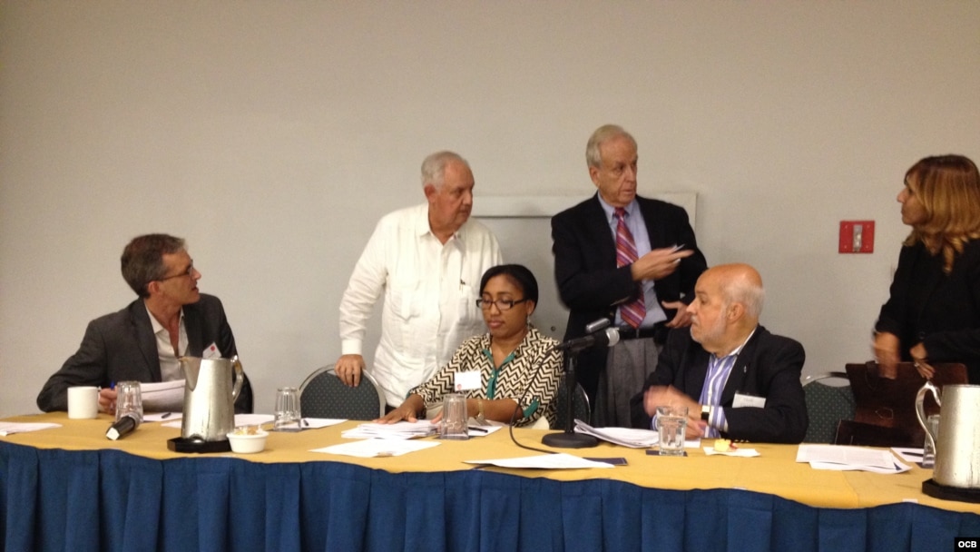 Panelistas en la jornada de clausura de ASCE en Miami. Foto Cortesía de René López.