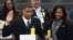 Serpico Elliot y Delandra Rollins sustituyen a Obama y Michelle en el ensayo de la ceremonia. 