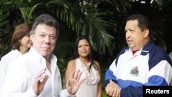 El presidente colombiano junto a Hugo Chávez en La Habana.