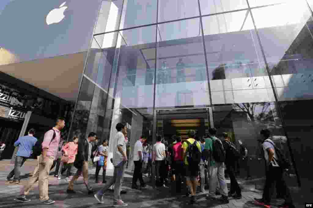 Apple pone a la venta sus nuevos modelos de iphone 5s y 5c