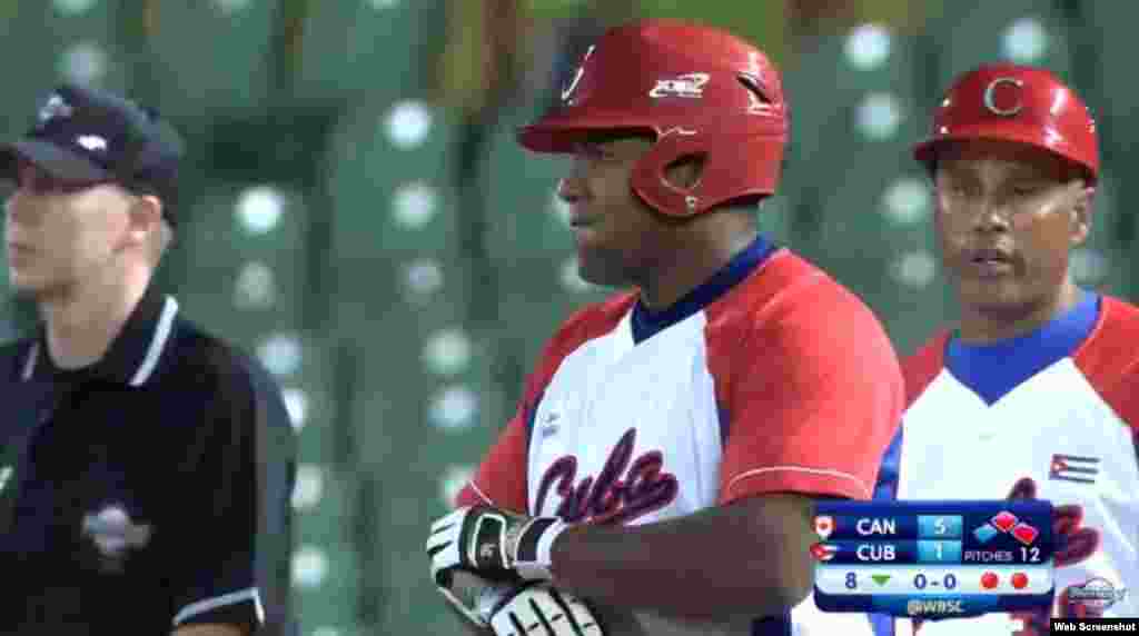 El jardinero Alfredo Despaigne conectó uno de los cinco imparables cubanos frente a Canadá.