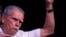 El terrorista puertorriqueño Oscar López Rivera (d) es homenajeado el jueves en el Hostos Community College de Nueva York.