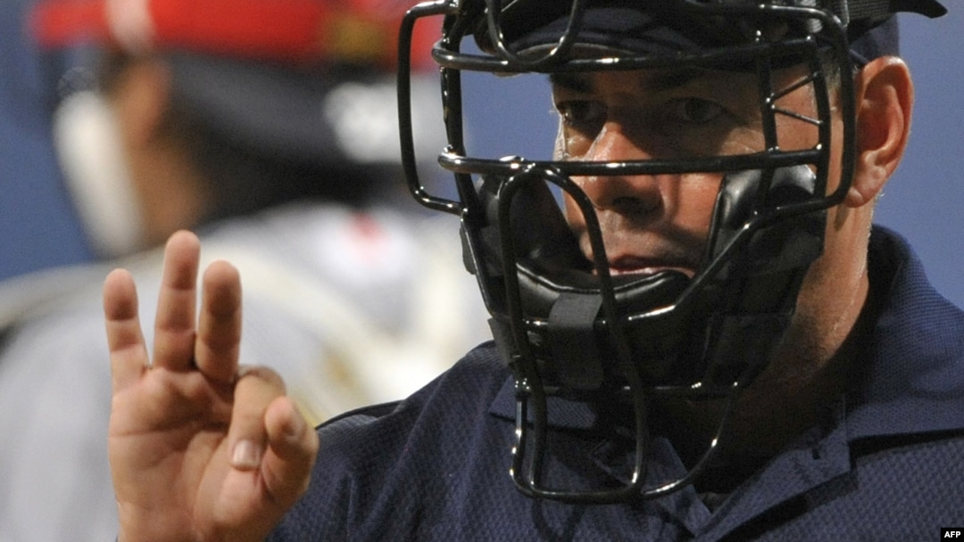 El umpire.