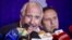  El expresidente de Colombia, Andrés Pastrana (i), escucha al expresidente de Bolivia Jorge Quiroga (d), durante una rueda de prensa, jueves 28 de mayo de 2015, en Caracas (Venezuela). 