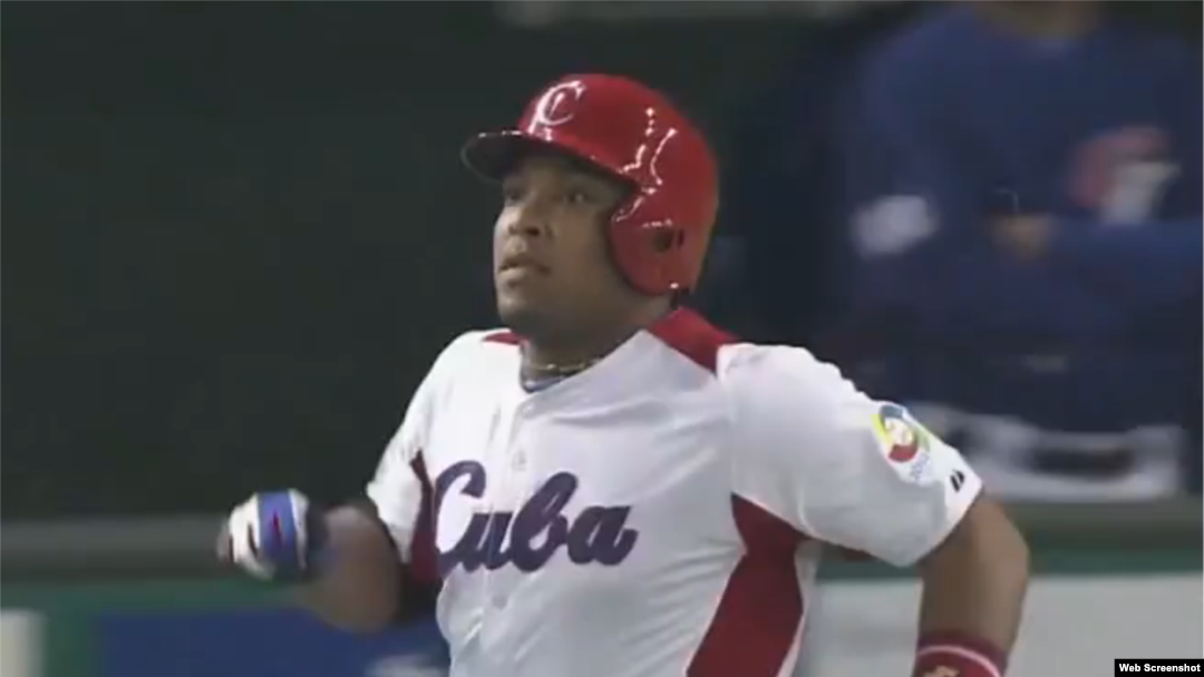 El jardinero cubano Yasmany Tomás.