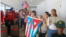 El equipo Vegueros de Pinar del Río recibe muestras de cariño tras su llegada a San Juan, Puerto Rico.