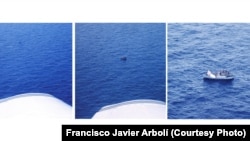 Desde una avioneta, una balsa o una embarcación es algo diminuto, difícil de ver, pero en ellas hay vida, en busca de libertad.