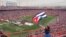 Miles de exiliados cubanos recordaron a las víctimas del Derribo de las Avionetas en el estadio Orange Bowl en Miami el 2 de marzo de 1996.