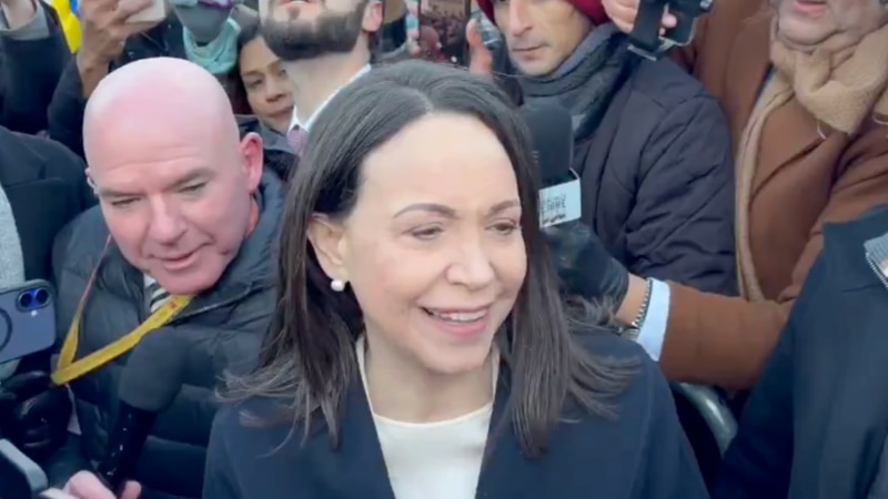 María Corina Machado entregó a Trump la medalla del Nobel de la Paz