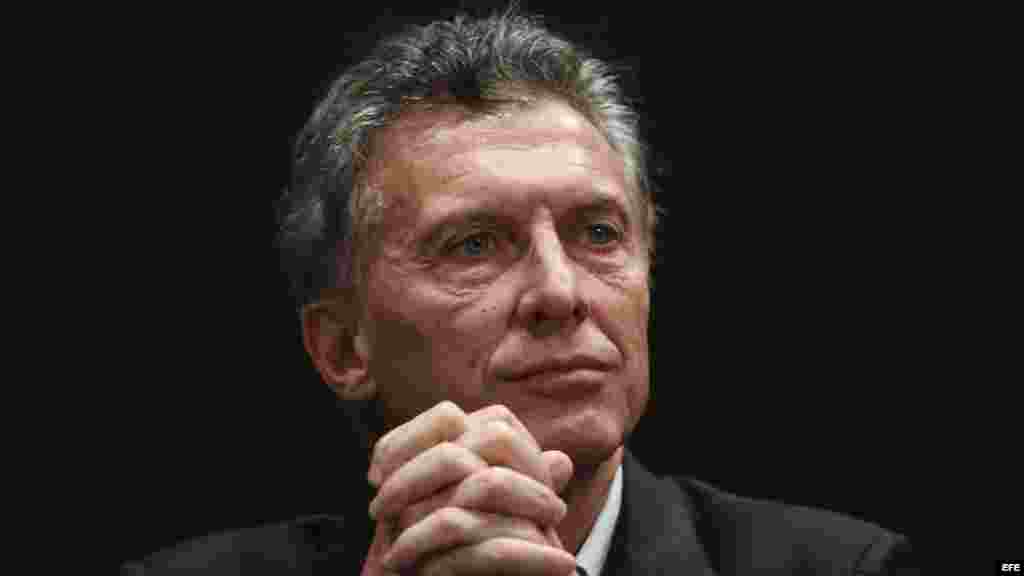  Fotografía de archivo tomada el 23 de noviembre de 2015 que muestra al presidente argentino, Mauricio Macri, en Buenos Aires (Argentina) hoy, 4 de abril de 2016. El jefe de Estado argentino, Mauricio Macri, "nunca tuvo ni tiene" una participación en el c