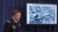  El director de operaciones del Estado Mayor Conjunto de Estados Unidos, teniente general William C. Mayville Jr., informa en una rueda de prensa sobre los ataques aéreos contra objetivos terroristas del Estado Islámico (EI) y Al Qaeda en Siria, en la sala de prensa del Pentágono en Arlington, Virginia (EE. UU.), hoy, martes 23 de septiembre de 2014. 
