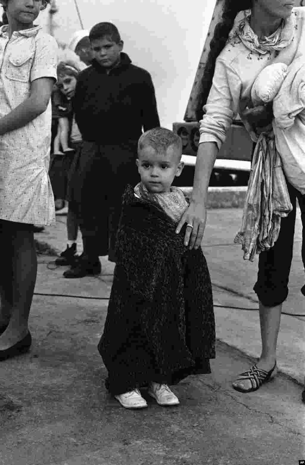 Jos&#233; Bueno, entonces un ni&#241;o de dos a&#241;os, en un centro de procesamiento de refugiados en Key West, durante el &#233;xodo del Mariel.